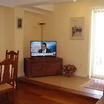 Water View Brand New Apartment, Short Stroll To Beach, Peaceful!