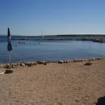 Daire Water View Brand New Apartment, Short Stroll To Beach, Peaceful!