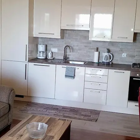 Water View Brand New Apartment, Short Stroll To Beach, Peaceful!
