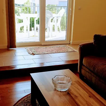 Water View Brand New Apartment, Short Stroll To Beach, Peaceful! Košljun