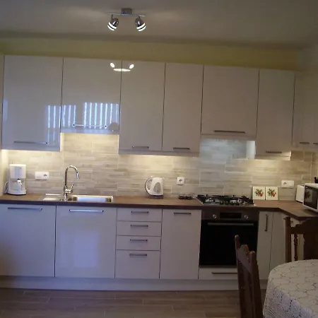 Water View Brand New Apartment, Short Stroll To Beach, Peaceful! Διαμέρισμα