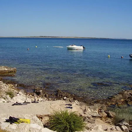 Water View Brand New Apartment, Short Stroll To Beach, Peaceful!