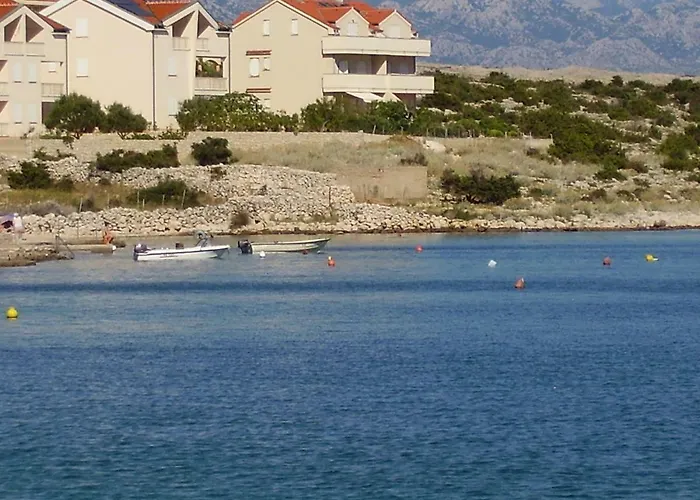 Water View Brand New Apartment, Short Stroll To Beach, Peaceful! Lejlighed