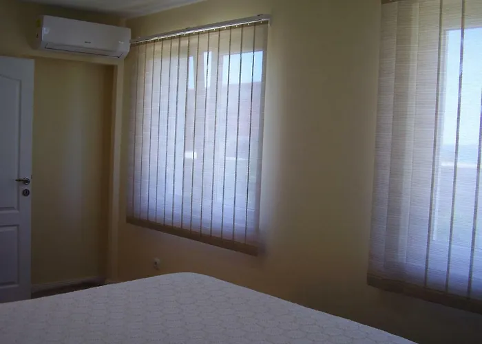 Lejlighed Water View Brand New Apartment, Short Stroll To Beach, Peaceful!