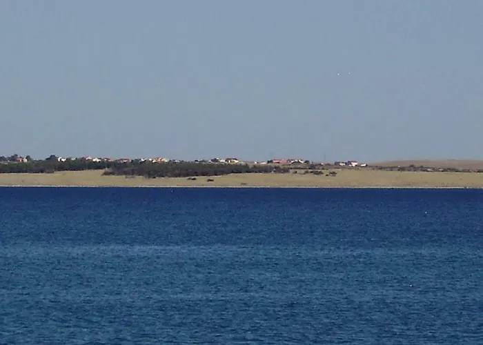 Water View Brand New Apartment, Short Stroll To Beach, Peaceful! Lägenhet *
