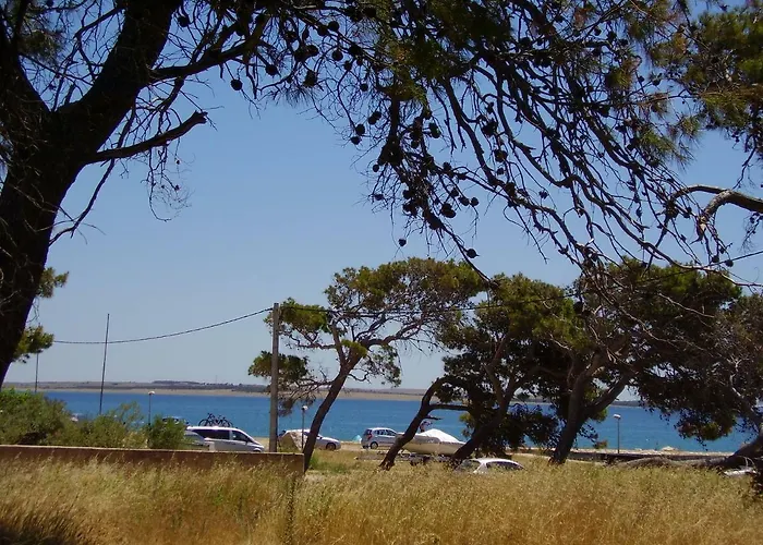 Water View Brand New Apartment, Short Stroll To Beach, Peaceful! Lejlighed Košljun