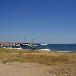 Water View Brand New Apartment, Short Stroll To Beach, Peaceful! Košljun