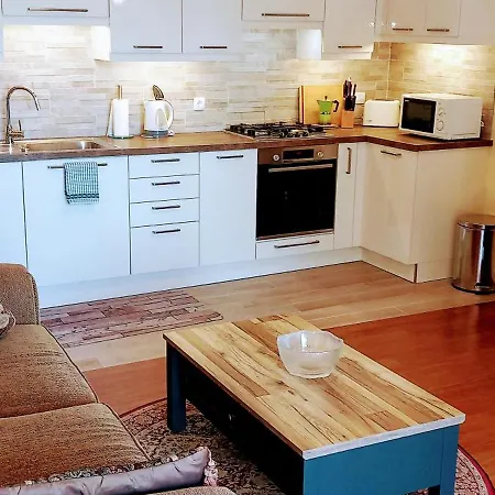 شقة Water View Brand New Apartment, Short Stroll To Beach, Peaceful! Košljun