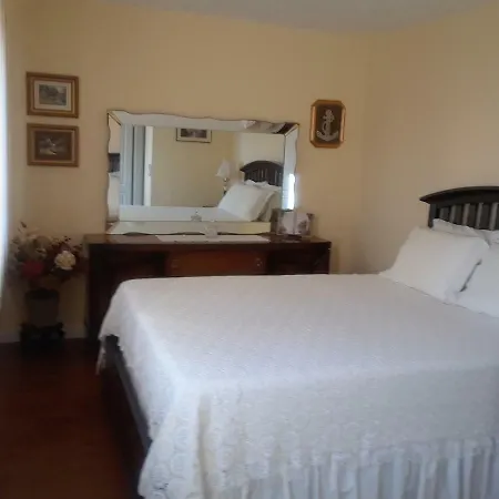 アパート Water View Brand New Apartment, Short Stroll To Beach, Peaceful! Košljun
