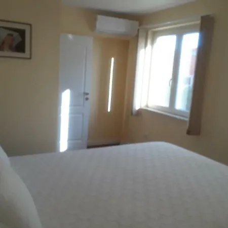 Water View Brand New Apartment, Short Stroll To Beach, Peaceful! Apartment Košljun